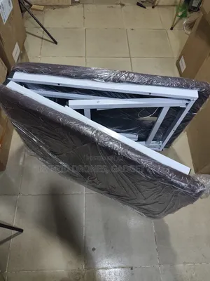 High Quality Foldable Facials Massage Bed