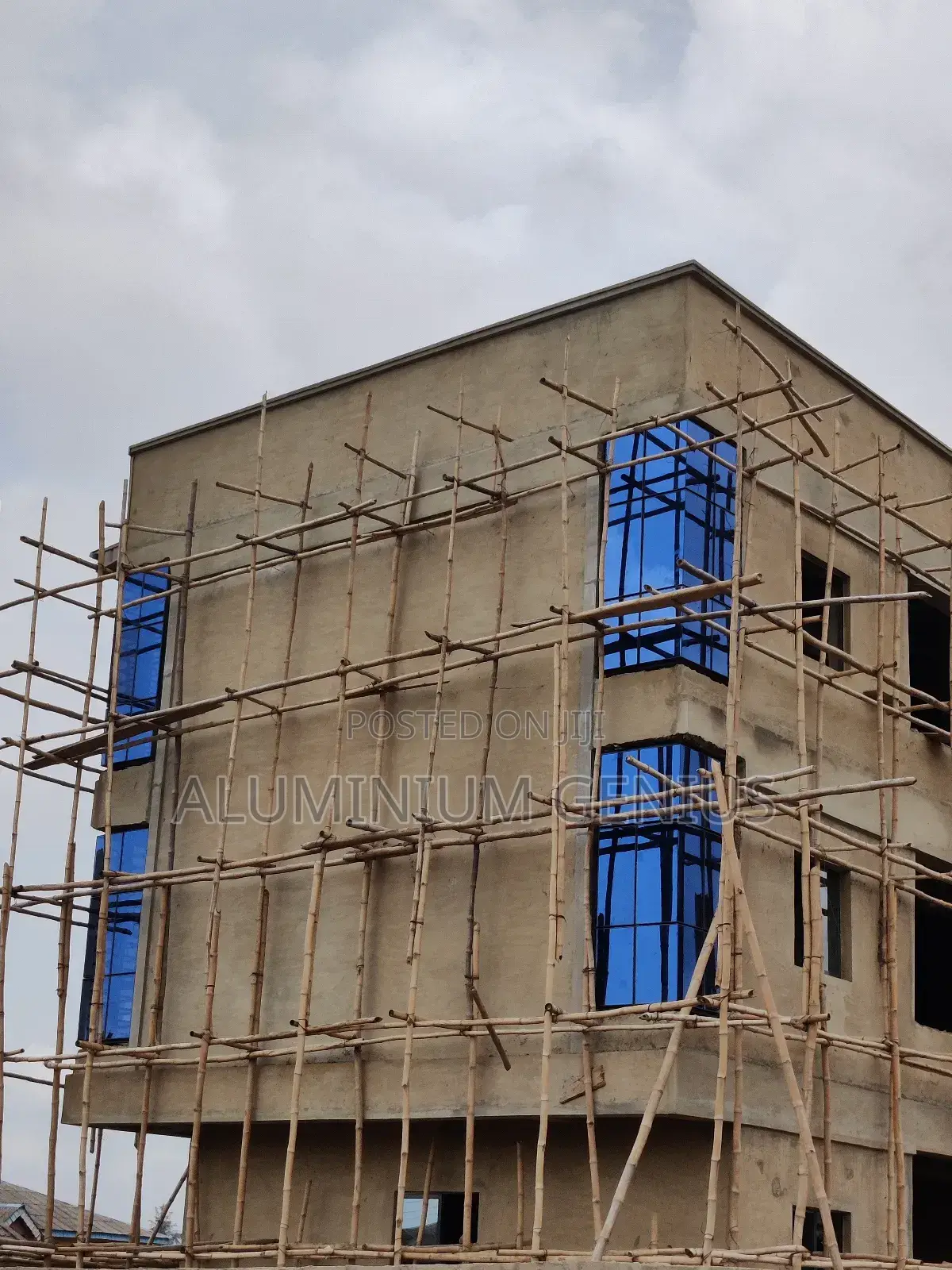 Frameless Angle Window