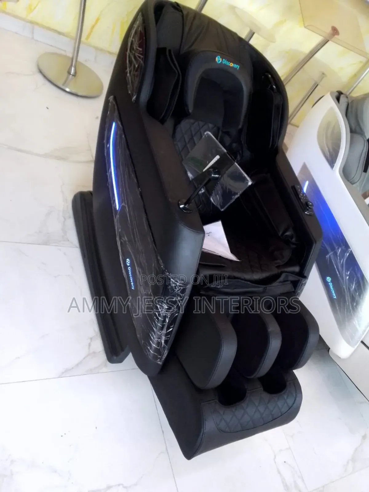 Standard Massaging Chair