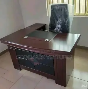 1.4 Meter Office Desk With Extension.