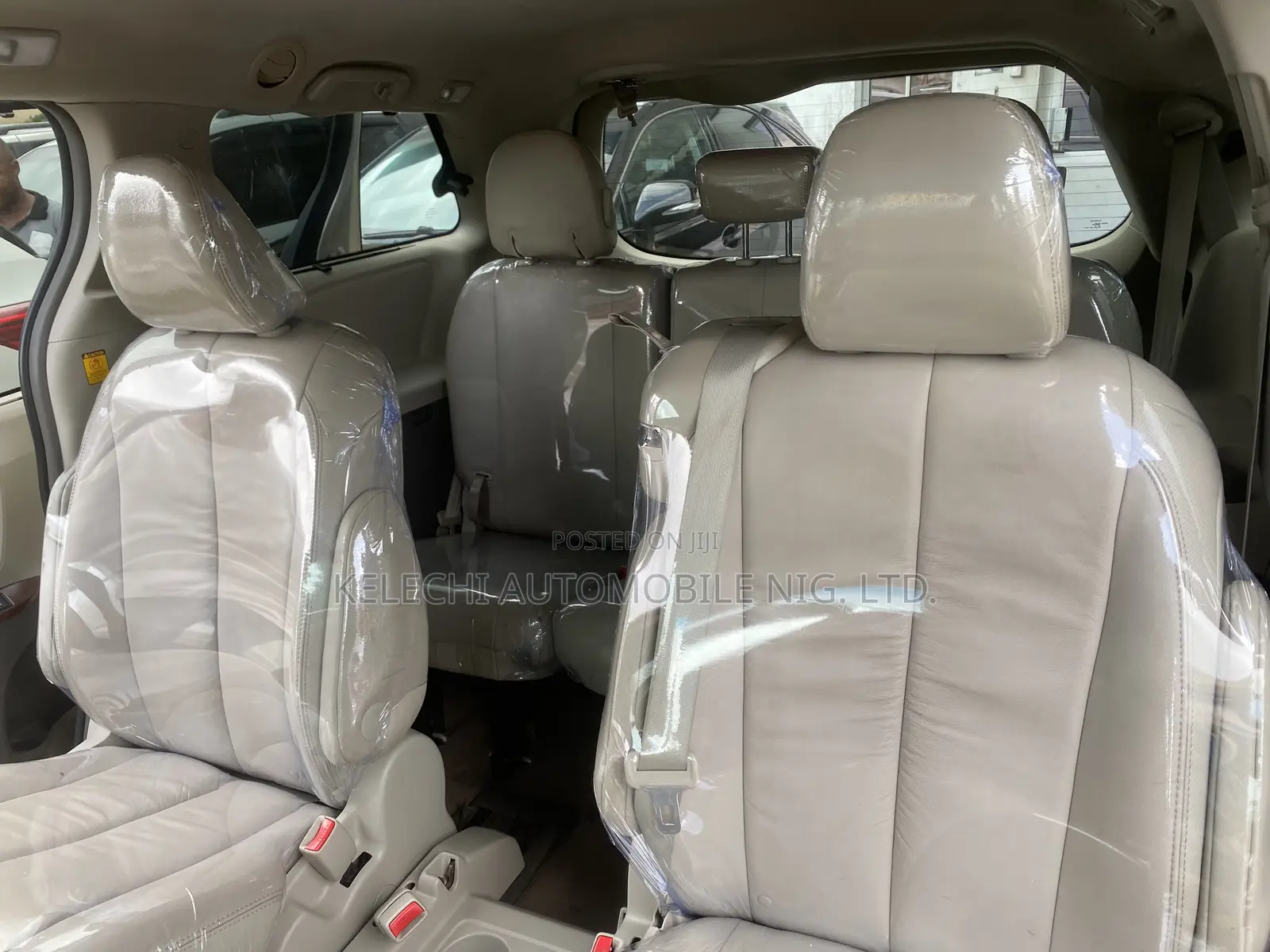 Toyota Sienna XLE 7 Passenger Mobility 2012 Gold