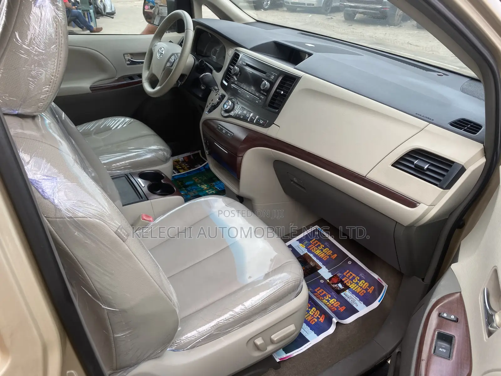 Toyota Sienna XLE 7 Passenger Mobility 2012 Gold