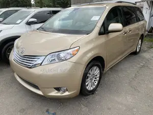 Toyota Sienna XLE 7 Passenger Mobility 2012 Gold