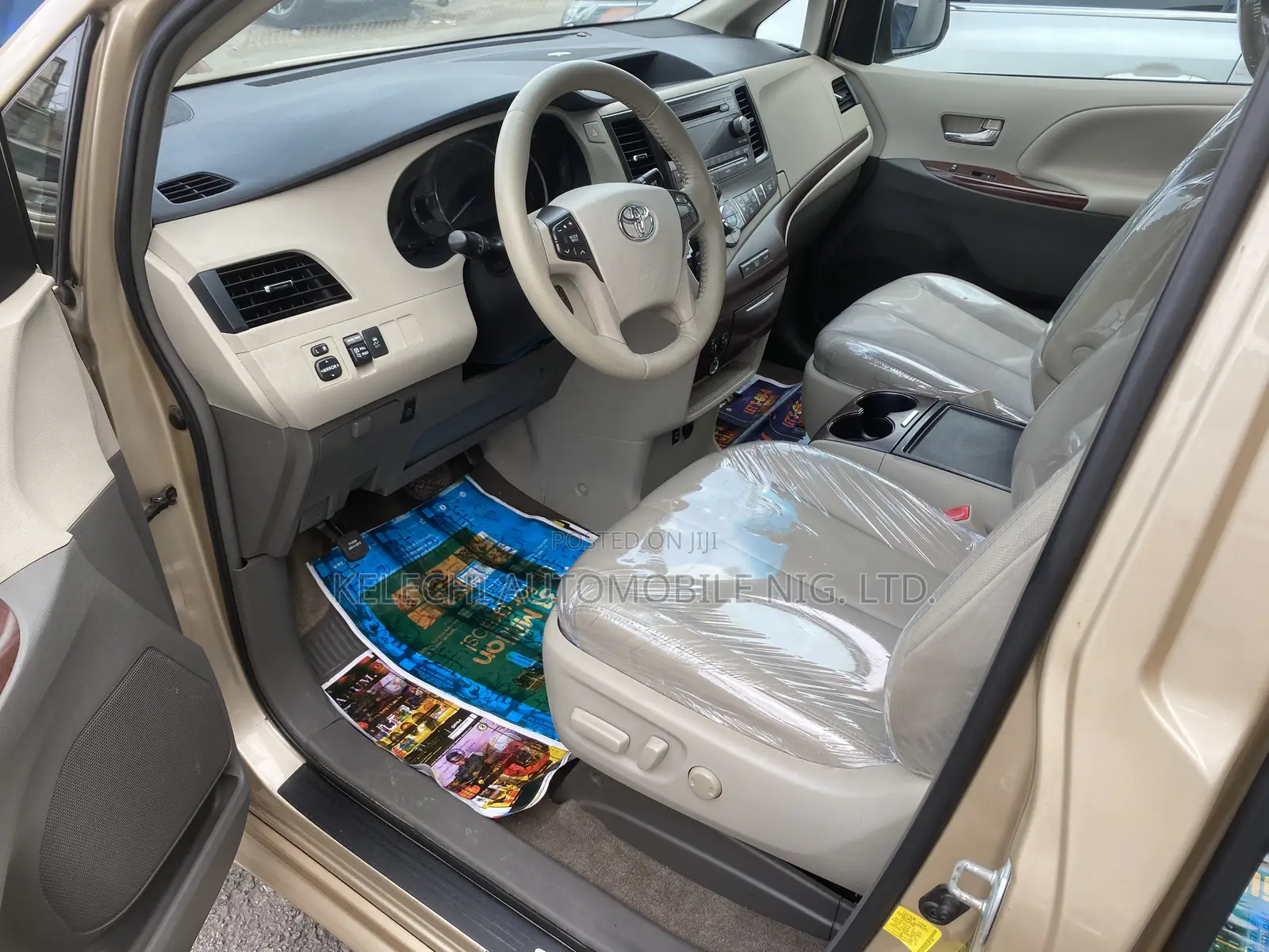 Toyota Sienna XLE 7 Passenger Mobility 2012 Gold