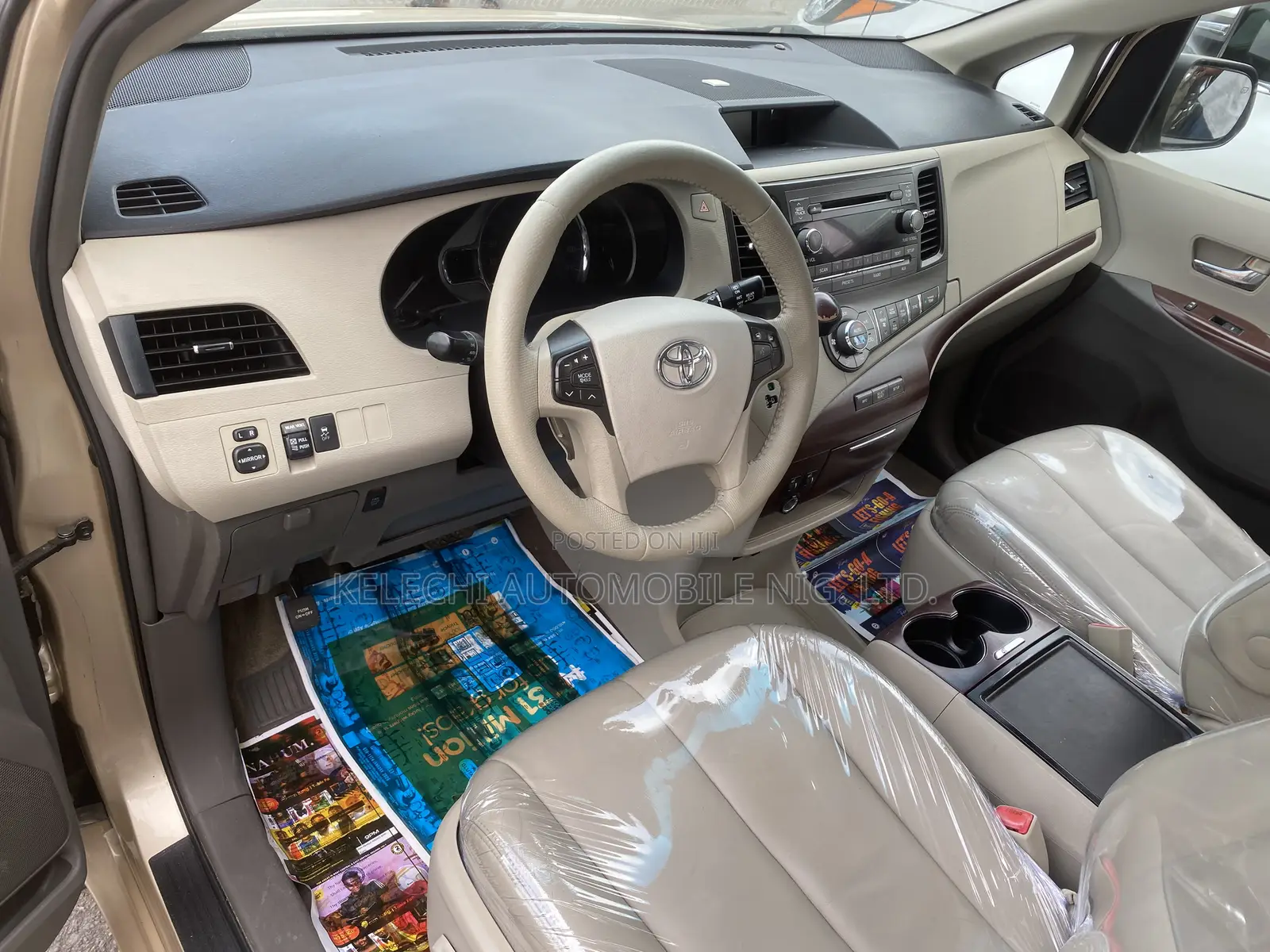 Toyota Sienna XLE 7 Passenger Mobility 2012 Gold