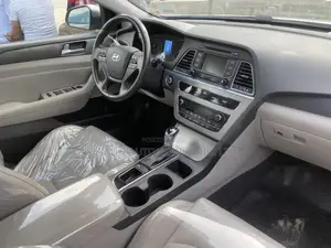 Hyundai Sonata Sport 4dr Sedan (2.4L 4cyl 6A) 2015 Gray