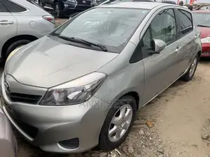 Toyota Yaris 2011 Silver