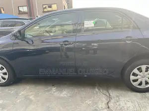 Toyota Corolla LE 4dr Sedan (1.8L 4cyl 4A) 2013 Blue