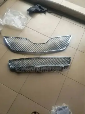 Up And Down Grill For Toyota Camry 2010
