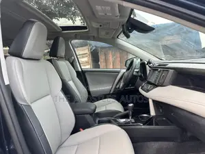Toyota RAV4 Limited AWD (2.5L 4cyl 6A) 2017 Blue