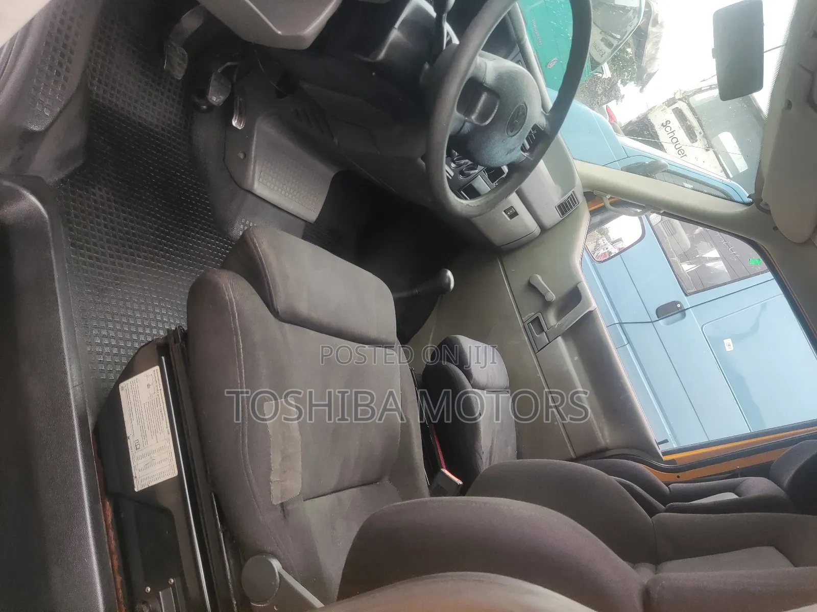 Volkswagen Transporter 2005 Yellow