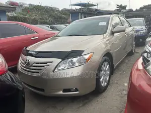 Toyota Camry 2009 Gold