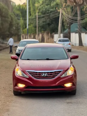 Hyundai Sonata Limited 2.0T Sedan (2.0L 4cyl 6A) 2013 Red