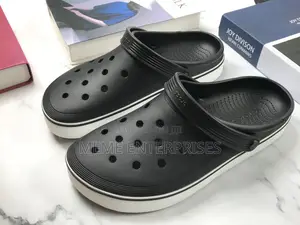 Flat Simple Crocs: 