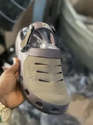 Crocs (Black Brown) 