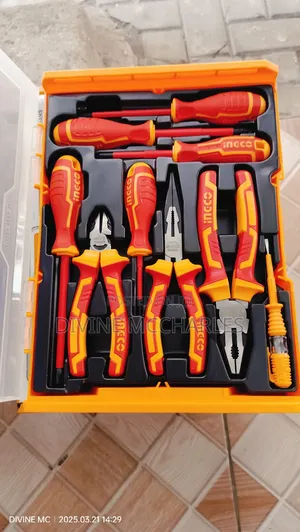 Hktv01h091
9 PCS Insulated Hand Tools Set