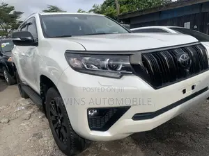 Toyota Land Cruiser Prado 2023 White