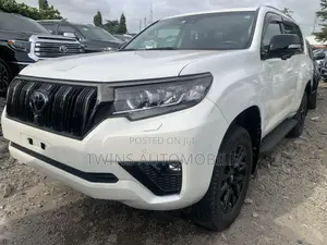 Toyota Land Cruiser Prado 2023 White