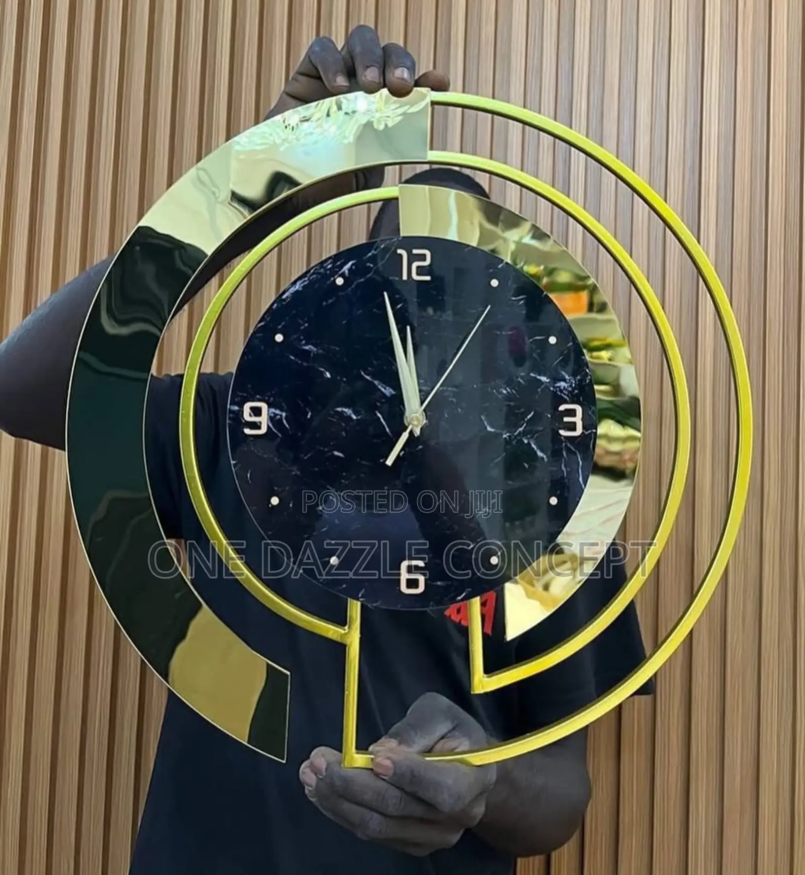 Unique Classy Wall Clock