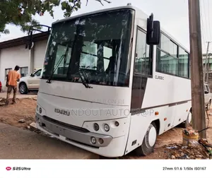 Isuzu Executive Bus 2017 White