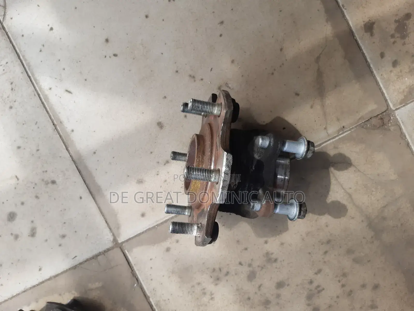 Back Hub Mitsubishi Pajero