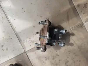 Back Hub Mitsubishi Pajero