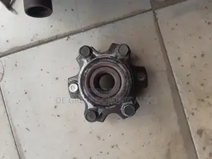 Back Hub Mitsubishi Pajero