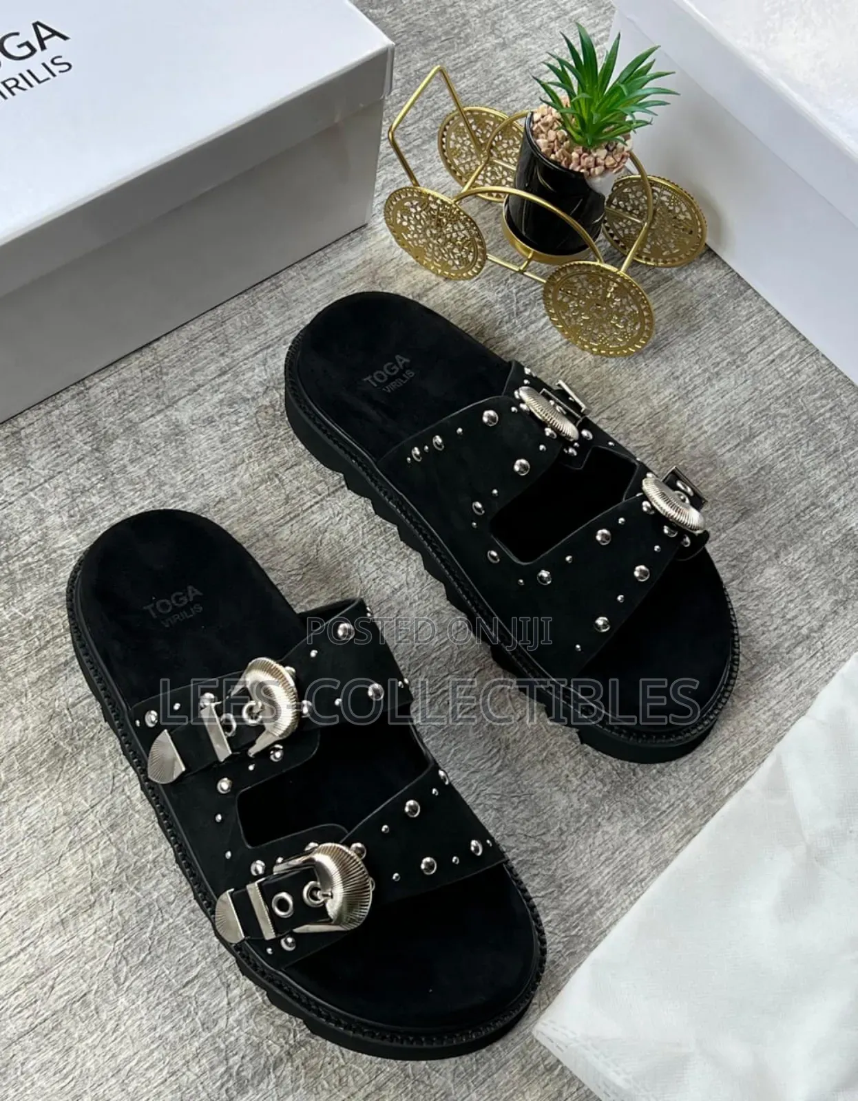 Toga Virilis Luxury Slide