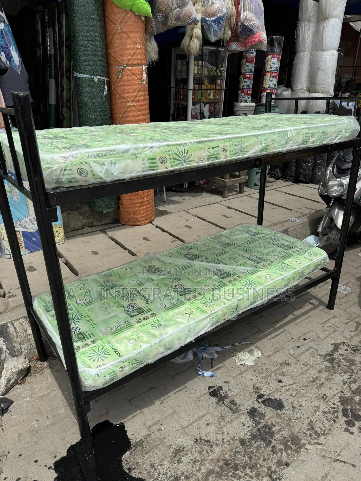 Bunk With Mattress 6 By 2.5