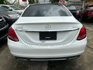 Mercedes-Benz C300 Base 4Matic Sedan AWD (2.0L 4cyl 7A) 2016 White
