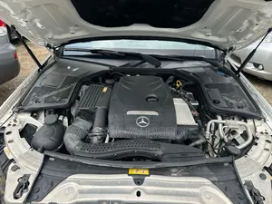 Mercedes-Benz C300 Base 4Matic Sedan AWD (2.0L 4cyl 7A) 2016 White