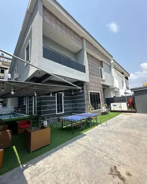 Luxurious and Smart 4 Bedroom Apartment.