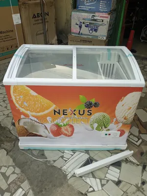 Nexus Show Case 240liters