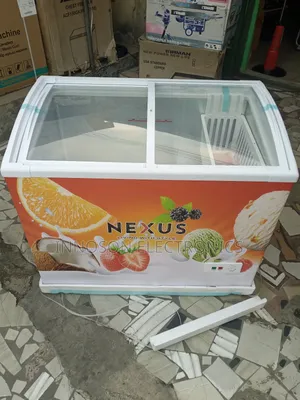 Nexus Show Case 240liters