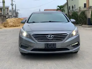 Hyundai Sonata Limited w/Brown Leather 4dr Sedan (2.4L 4cyl 6A) 2015