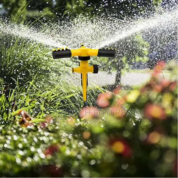 Durable and Versatile 3nozzle 360° Rotating Garden Sprinkler
