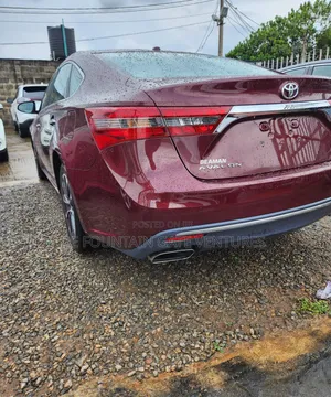 Toyota Avalon XLE FWDSedan (3.6L 6cyl 6A) 2016 Red