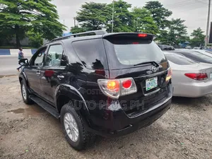 Toyota Fortuner 2.7 AWD 2012 Black
