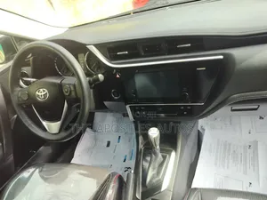 Toyota Corolla SE (1.8L 4cyl 2A) 2018 Burgundy