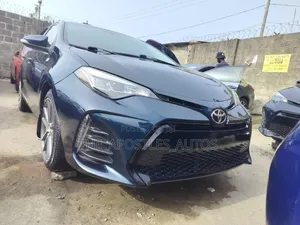 Toyota Corolla SE (1.8L 4cyl 6M) 2019 Blue
