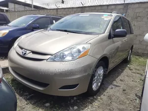 Toyota Sienna LE AWD 2008 Gold