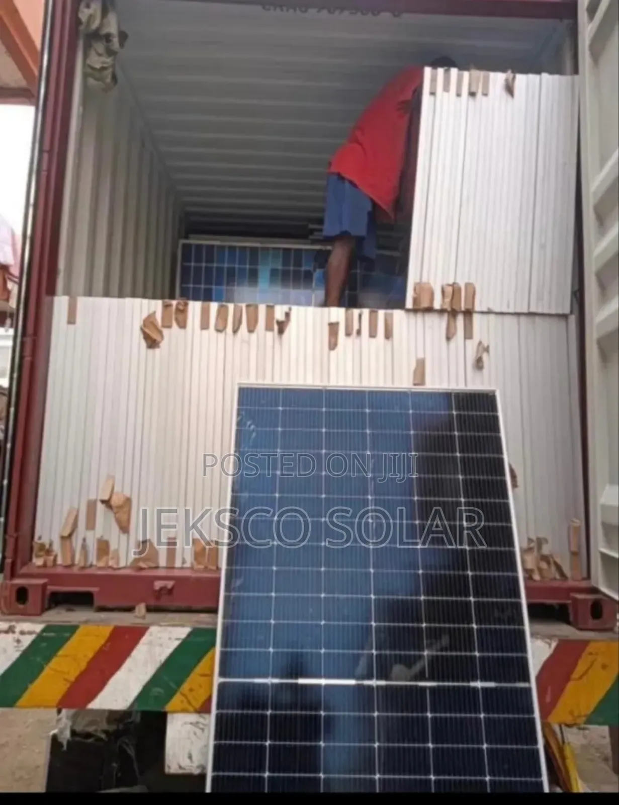 Jinko Solar Panel Jinko 600 Watts.