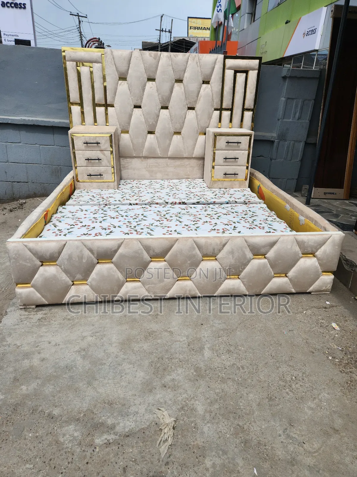 Classic Upholstery 6by6 Bed.