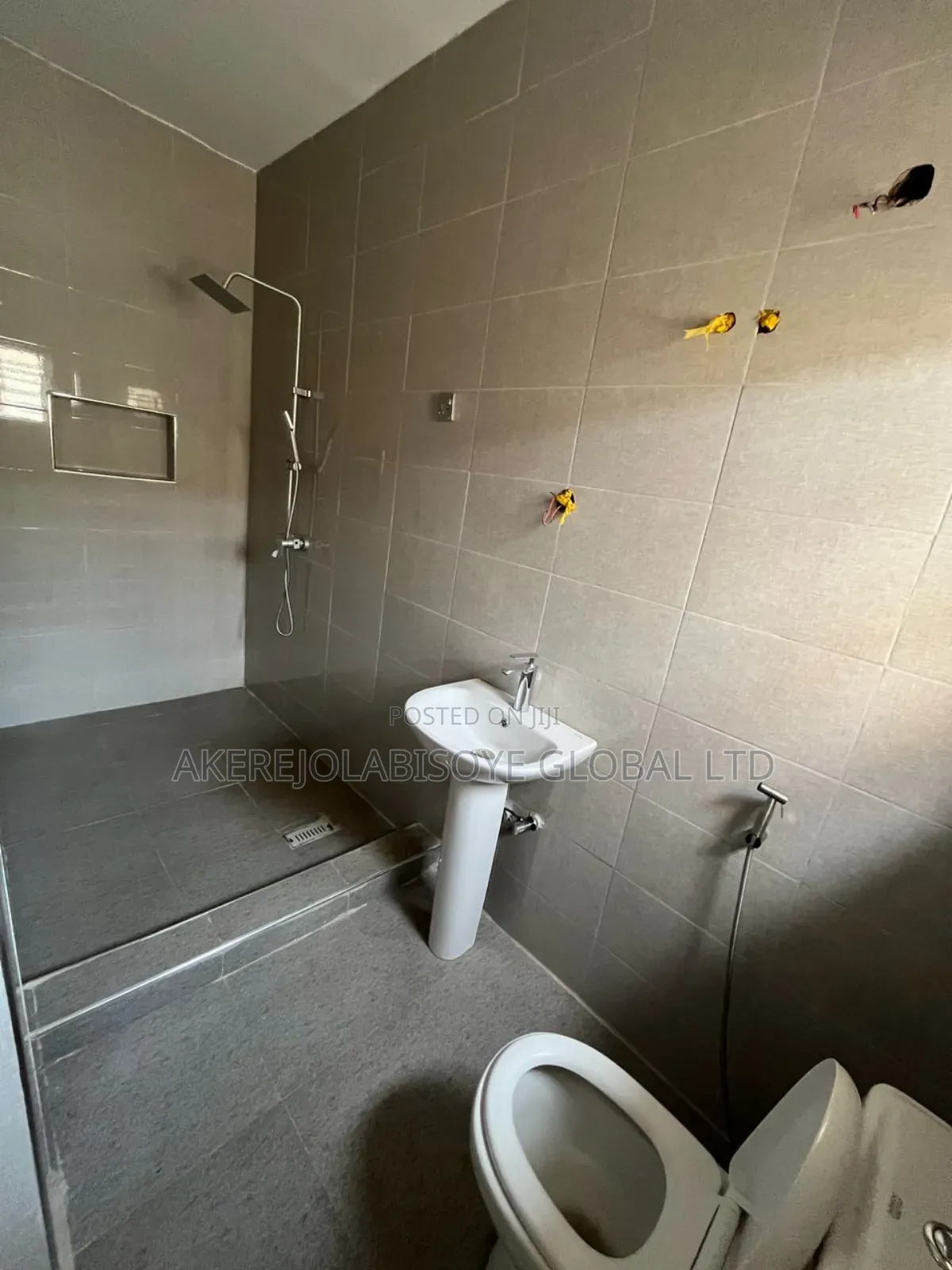 2bdrm Block of Flats in Paradise Estate, Life Camp for sale