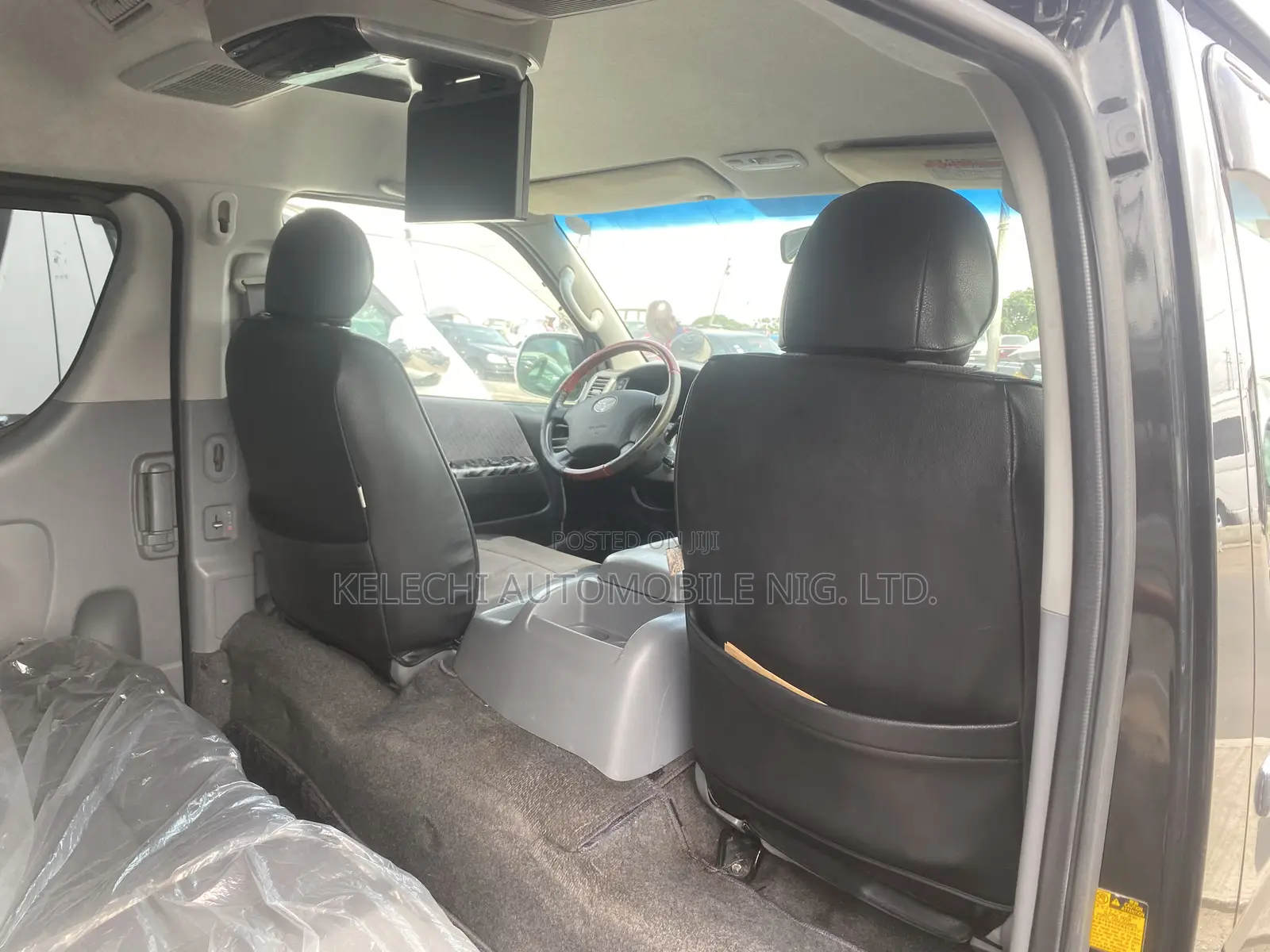 Toyota HiAce 2010 Black