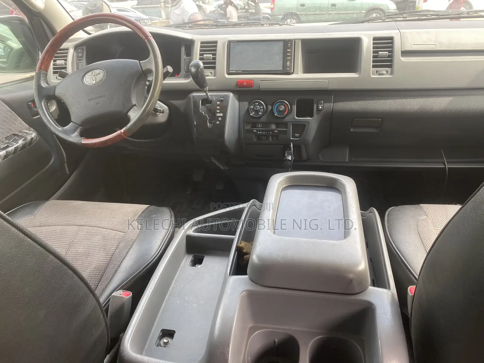 Toyota HiAce 2010 Black