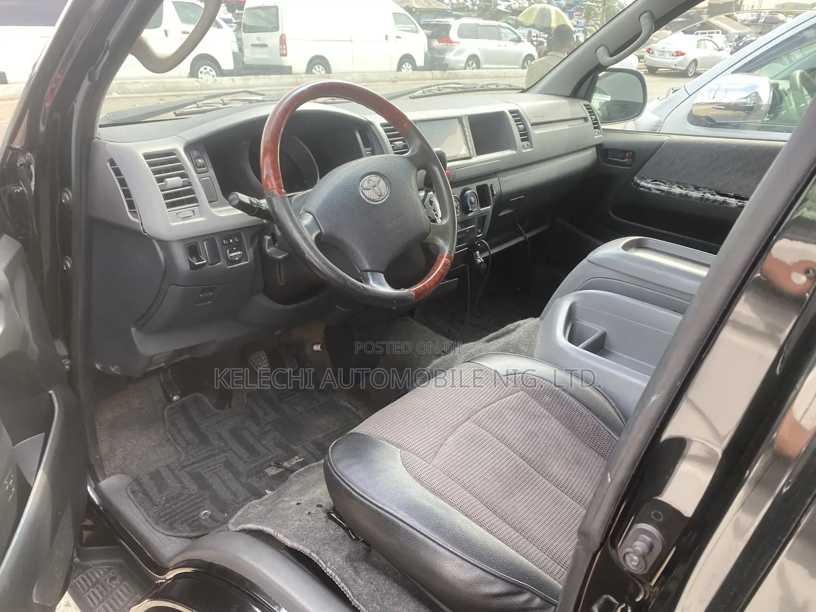 Toyota HiAce 2010 Black