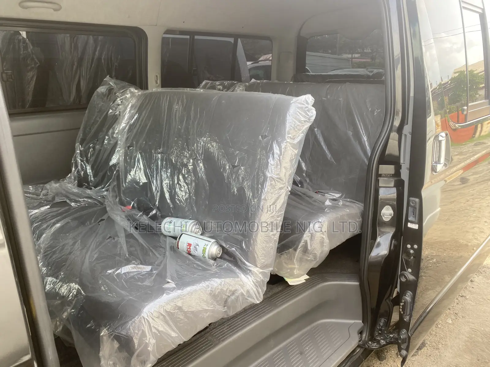 Toyota HiAce 2010 Black
