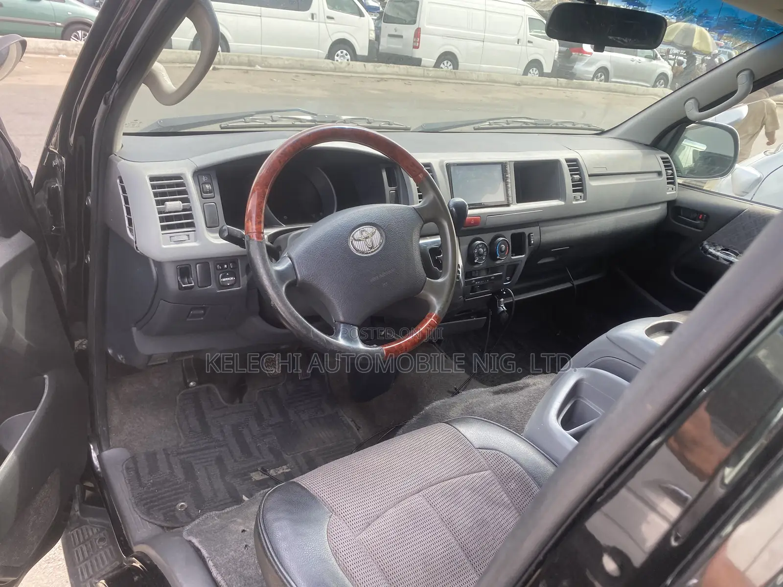 Toyota HiAce 2010 Black