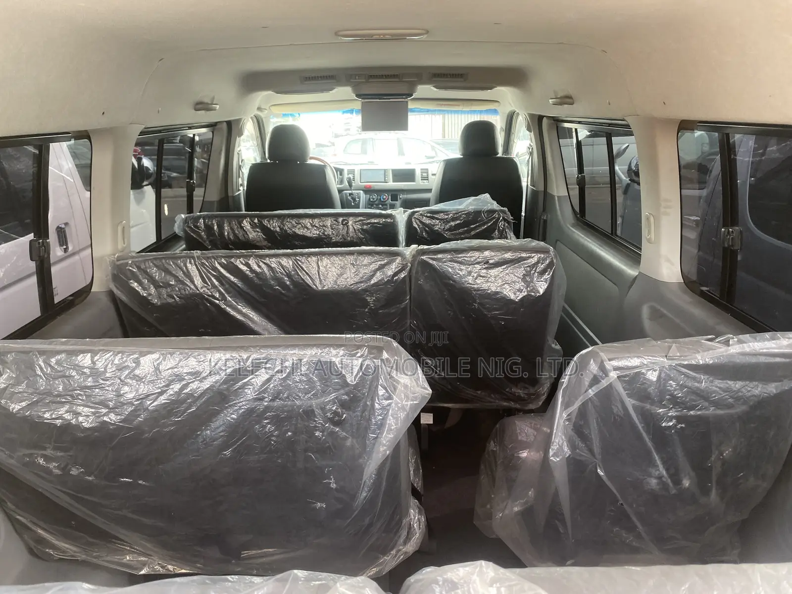 Toyota HiAce 2010 Black